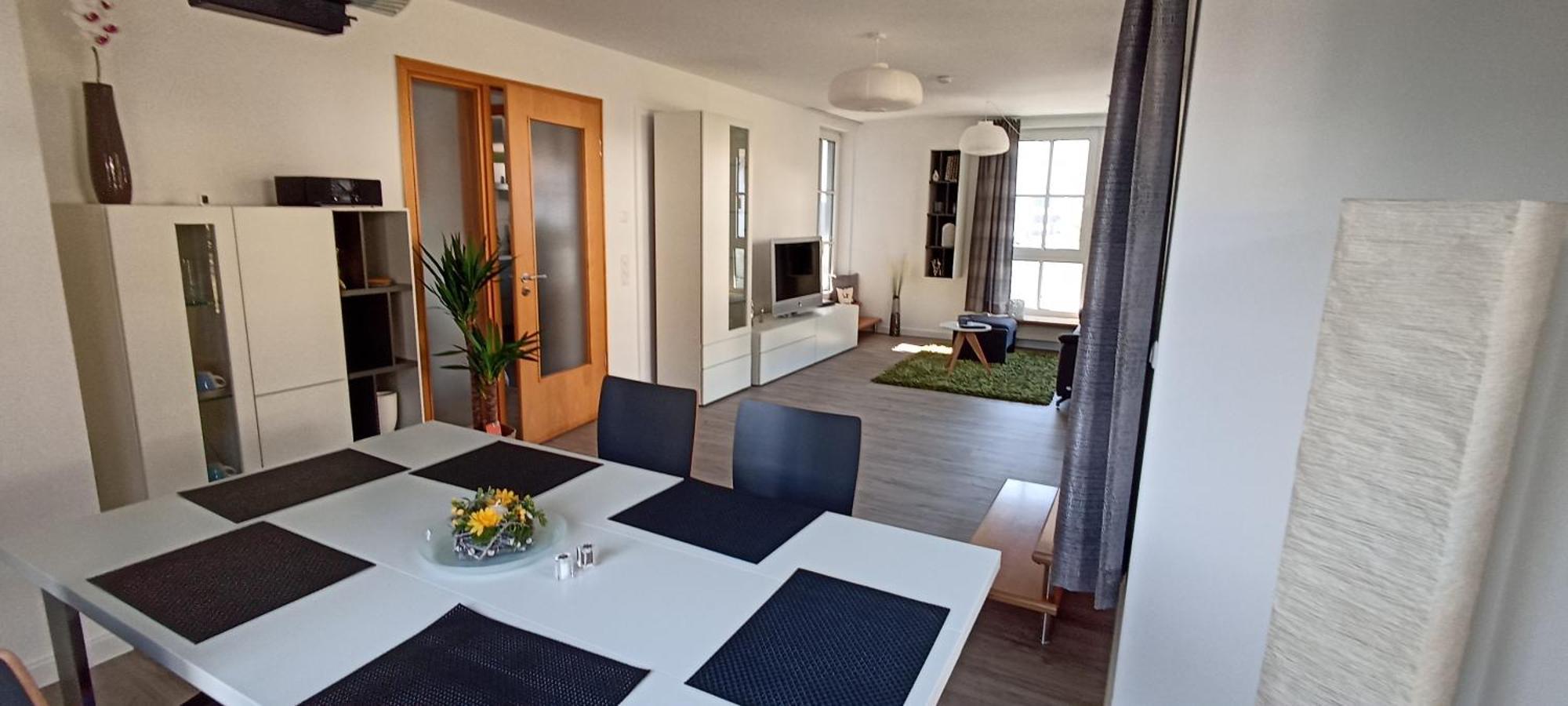 Grosszuegiges Helles Penthouse -Komplette Etage- Mit Balkon Und Stellplatz In Ruhiger Lage Кульмбах Экстерьер фото