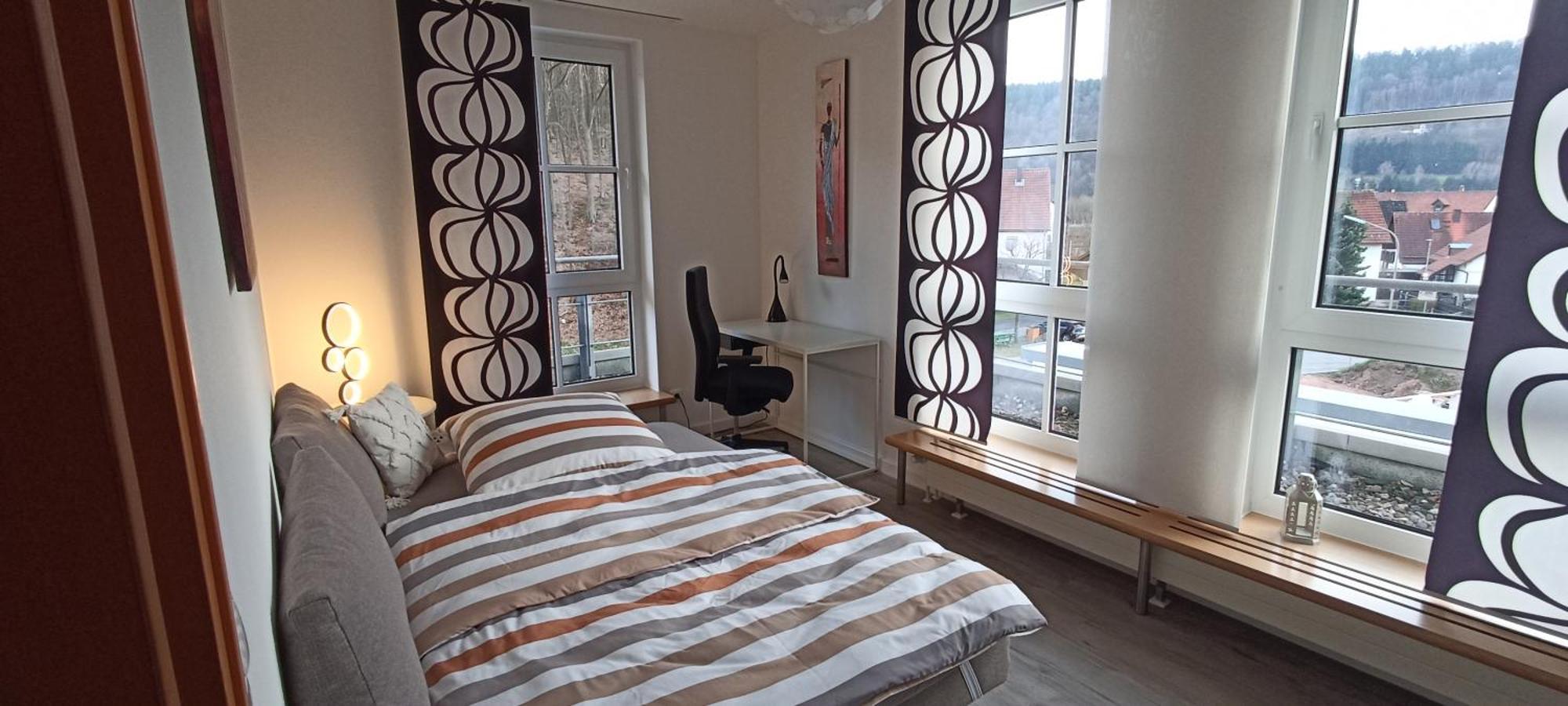 Grosszuegiges Helles Penthouse -Komplette Etage- Mit Balkon Und Stellplatz In Ruhiger Lage Кульмбах Экстерьер фото
