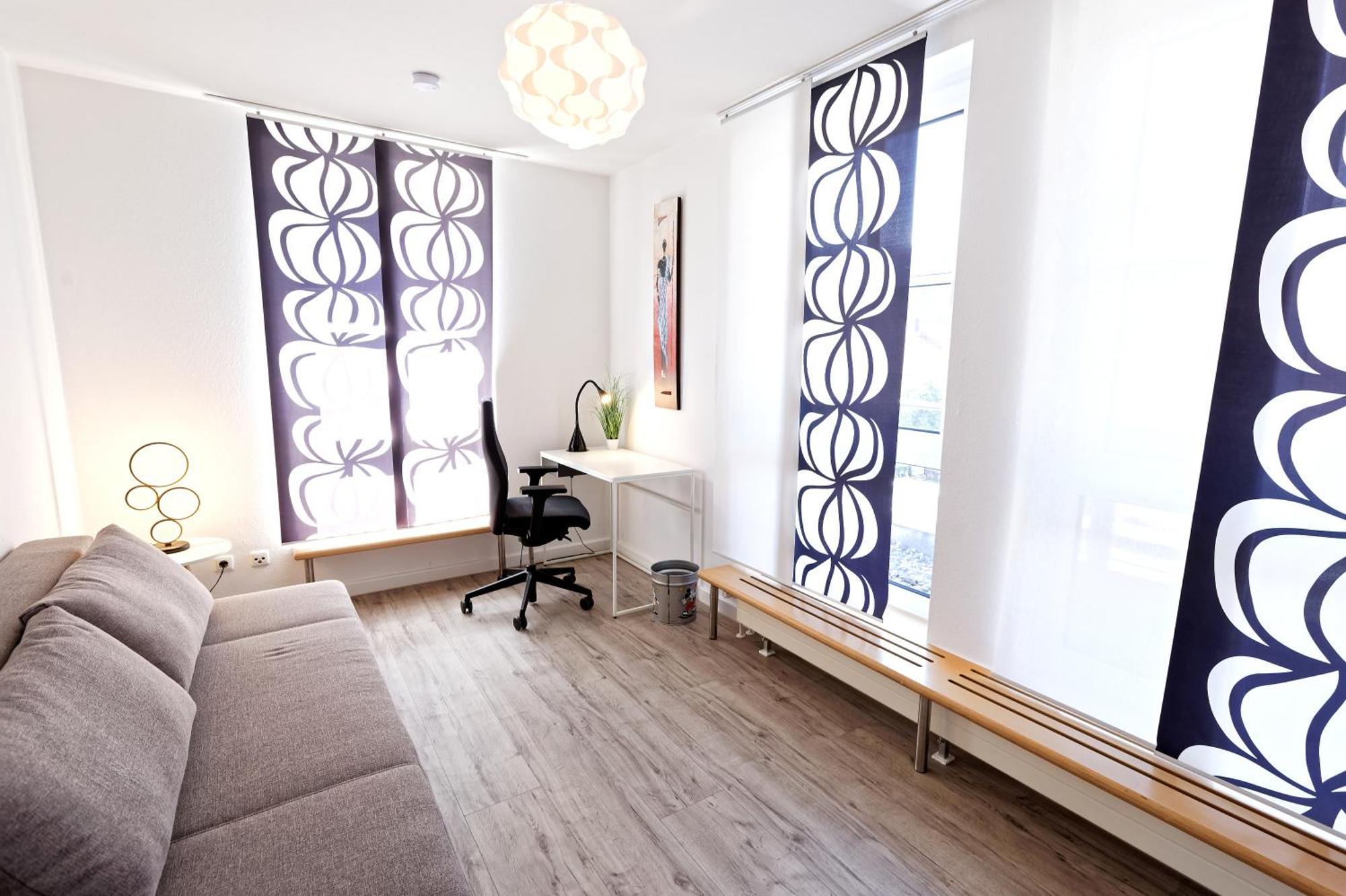 Grosszuegiges Helles Penthouse -Komplette Etage- Mit Balkon Und Stellplatz In Ruhiger Lage Кульмбах Экстерьер фото